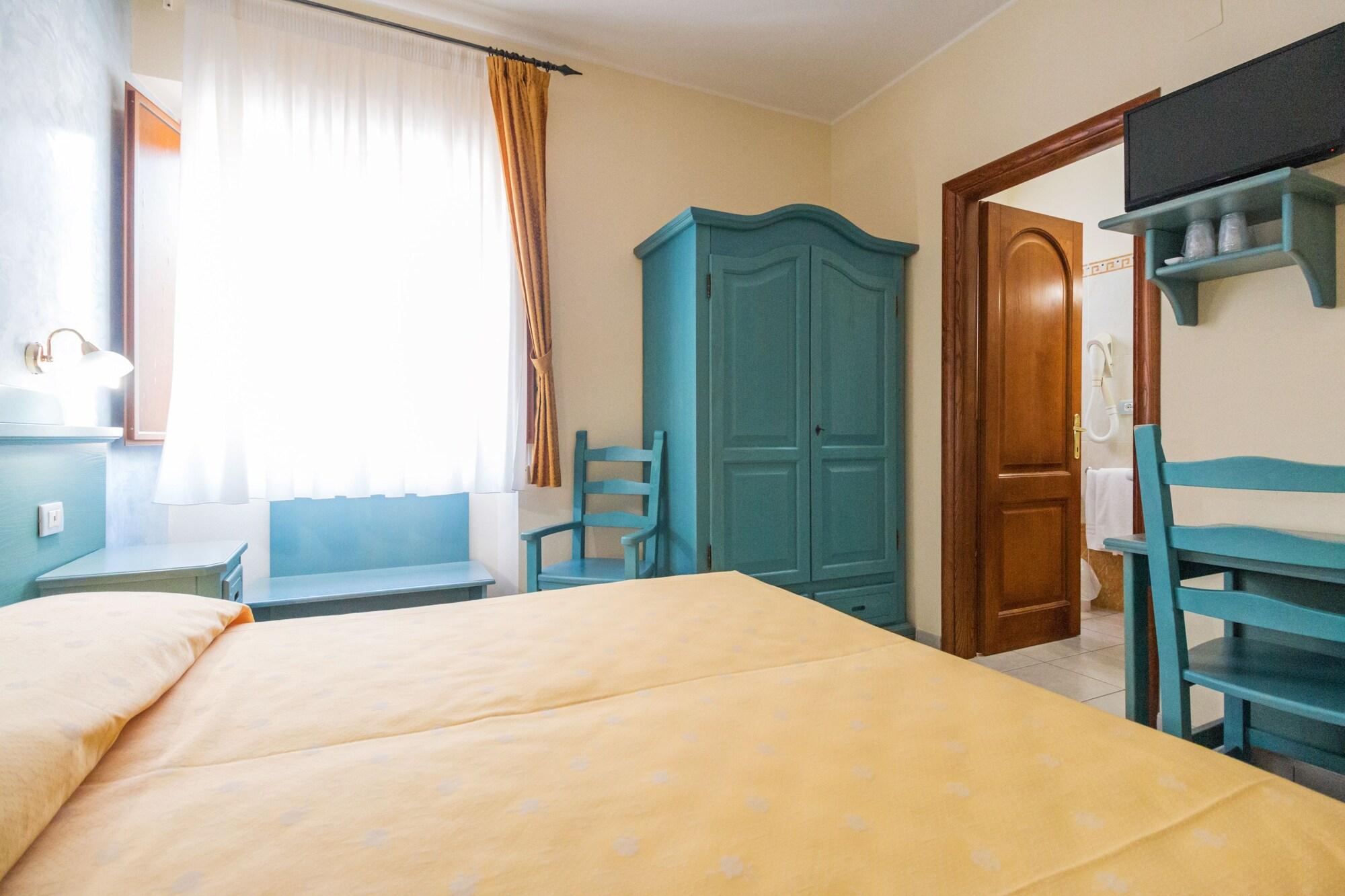 Hotel San Francisco Cala Gonone Exterior foto