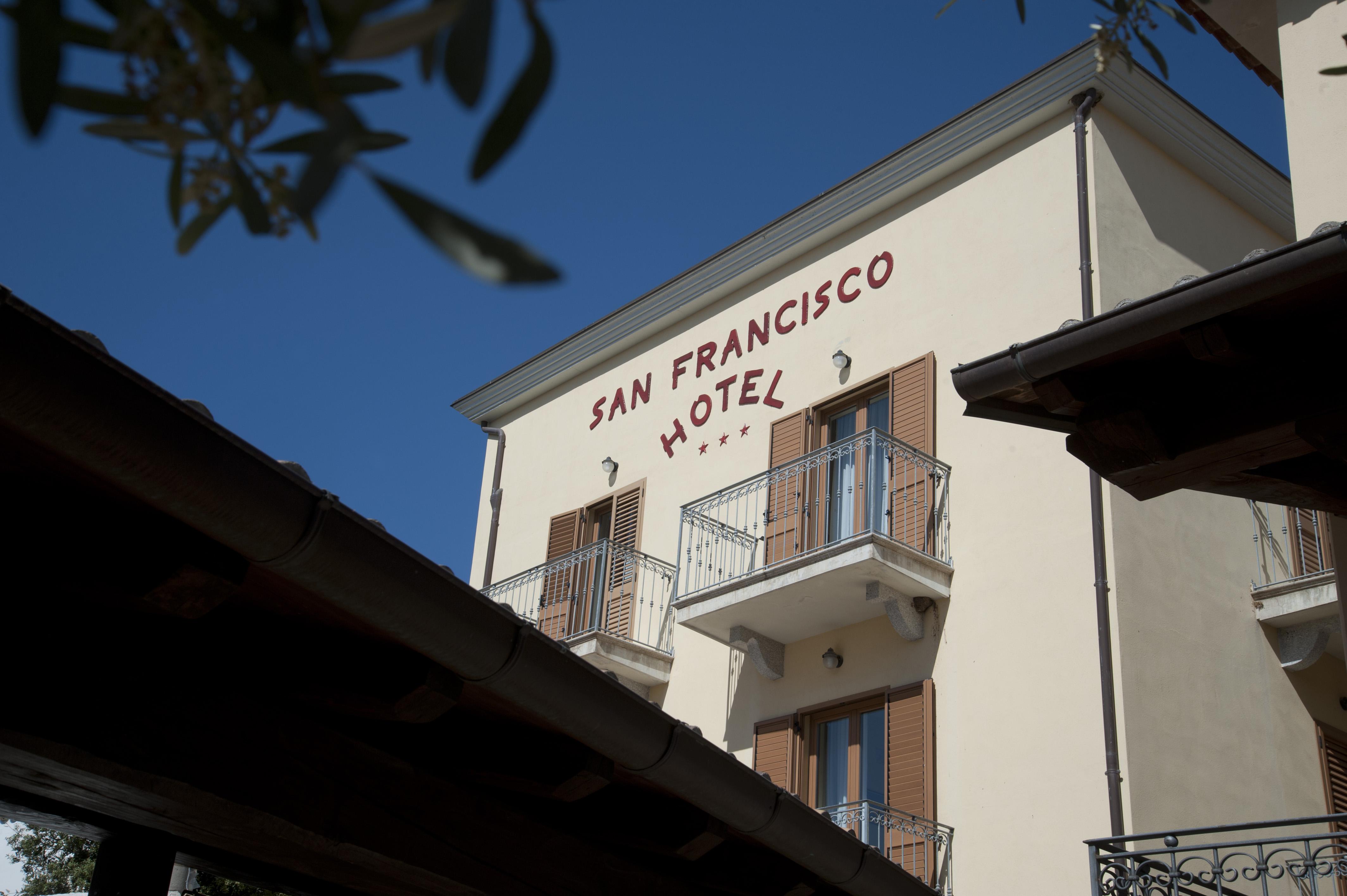 Hotel San Francisco Cala Gonone Exterior foto